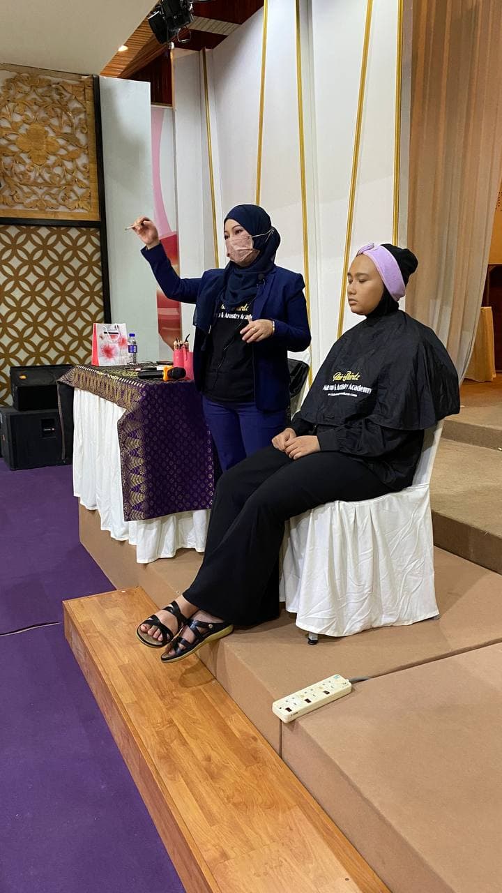 bengkel-solekan-asas-kraftangan-malaysia-demo-praktikal-2021-01